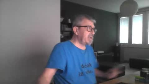 Snapshot of pipi2704 chatting on 04-02-26, 07:06 pipi2704 online show from 04-02-26, 07:06