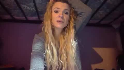 Snapshot of pistlewhipme chatting on 03-11-26, 07:03 Pistol whip me and master Diablo online show from 03-11-26, 07:03