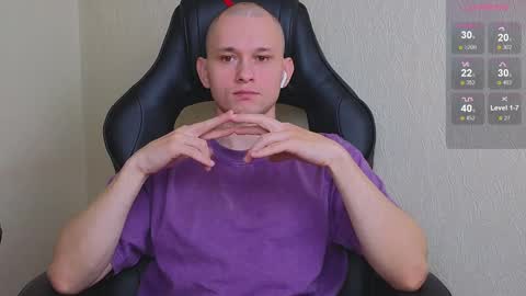 Snapshot of pistonpojizni chatting on 12-16-24, 05:49 STRONGBEAUTY online show from 12-16-24, 05:49