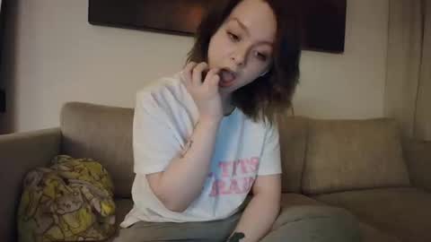 Kitty online show from 05-21-26, 02:07