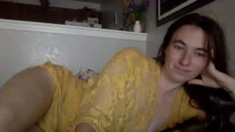 Snapshot of pixie_bella chatting on 10-24-25, 06:15 pixie_bella online show from 10-24-25, 06:15