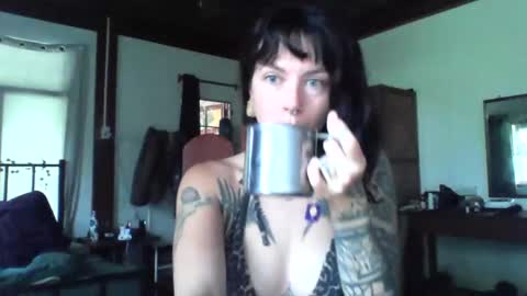 pixiecatfairy online show from 11-22-25, 01:15