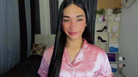 pixiedoll_ online show from 02-12-26, 05:52