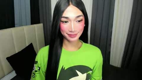 pixiedoll_ online show from 05-07-26, 05:07