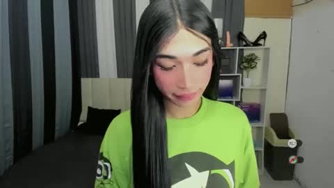 pixiedoll_ online show from 05-17-26, 06:22