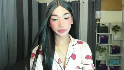 pixiedoll_ online show from 06-15-26, 06:32