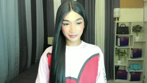 pixiedoll_ online show from 06-18-26, 05:51