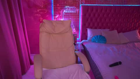 pixiehott online show from 03-12-26, 04:18