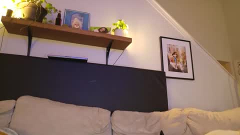 Juju online show from 10-31-25, 02:01