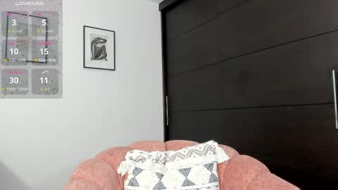 Angie Henao online show from 04-22-26, 08:43