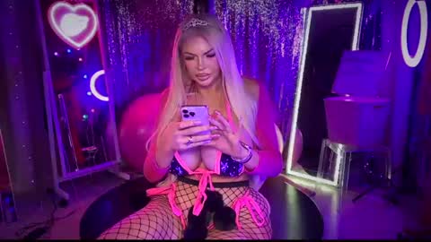 Snapshot of plasticfuckdoll chatting on 02-08-25, 02:15 Dumb bimbo fuck doll online show from 02-08-25, 02:15