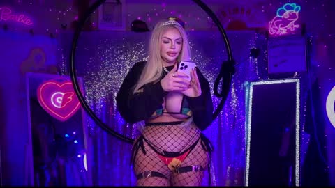 Snapshot of plasticfuckdoll chatting on 02-16-25, 03:15 Dumb bimbo fuck doll online show from 02-16-25, 03:15