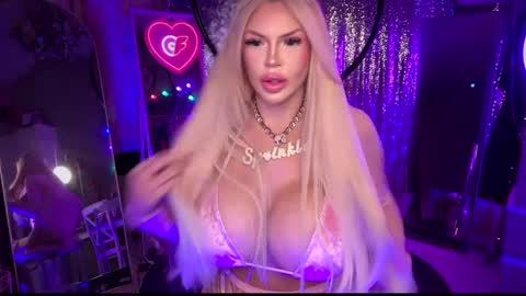 Snapshot of plasticfuckdoll chatting on 02-21-25, 01:11 Dumb bimbo fuck doll online show from 02-21-25, 01:11