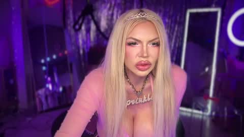 Snapshot of plasticfuckdoll chatting on 09-12-25, 11:15 Dumb bimbo fuck doll online show from 09-12-25, 11:15