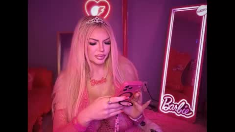 Snapshot of plasticfuckdoll chatting on 09-24-25, 10:57 Dumb bimbo fuck doll online show from 09-24-25, 10:57