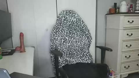 platinum_princess_nicole online show from 12-23-25, 01:03