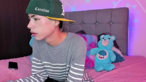 Snapshot of playboy_bunnyy chatting on 09-21-25, 06:09 playboy_bunnyy online show from 09-21-25, 06:09