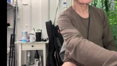 STC online show from 03-06-25, 06:37