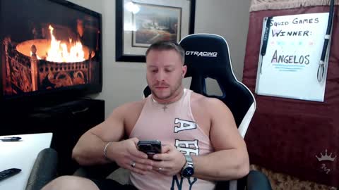 Snapshot of player2pawns chatting on 01-22-25, 01:42 Player online show from 01-22-25, 01:42