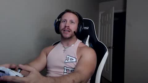 Snapshot of player2pawns chatting on 10-18-25, 11:27 Player online show from 10-18-25, 11:27