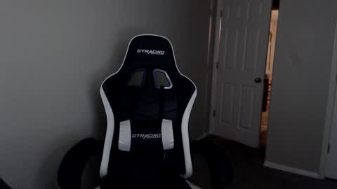 Snapshot of player2pawns chatting on 10-23-25, 05:29 Player online show from 10-23-25, 05:29