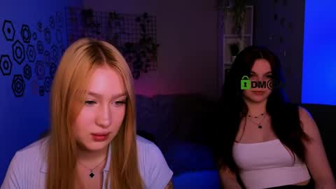 Sophie online show from 04-25-26, 07:22