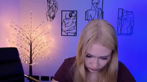 Snapshot of playful_sophie chatting on 07-20-26, 07:16 Sophie online show from 07-20-26, 07:16