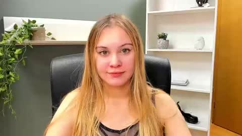 Snapshot of playgirl_valeria chatting on 01-12-25, 06:05 Valeria online show from 01-12-25, 06:05