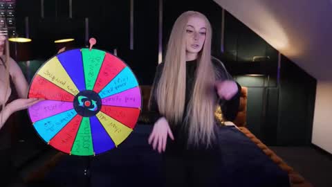 Lana online show from 12-03-25, 12:36