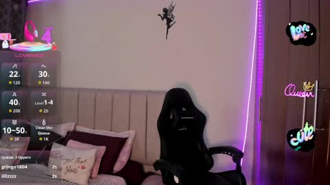 Snapshot of playsweetfer chatting on 05-20-26, 01:12 Ashely3 online show from 05-20-26, 01:12