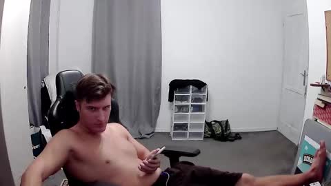 plkrisztian online show from 09-11-25, 08:53