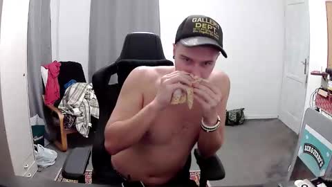 plkrisztian online show from 11-11-25, 11:27