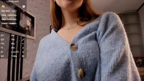 Snapshot of pluf_pluf chatting on 01-04-25, 01:10 HiI am Vivian online show from 01-04-25, 01:10