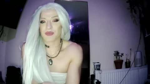 Snapshot of pluto_green chatting on 11-02-25, 04:37 Pluto pullin online show from 11-02-25, 04:37