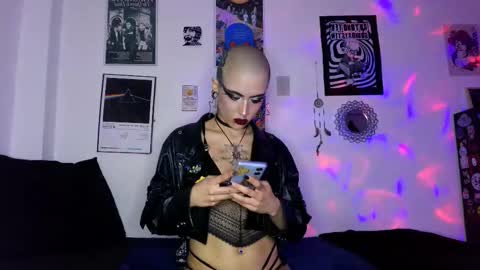    online show from 10-23-25, 01:16