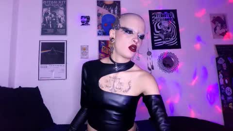    online show from 10-26-25, 01:55