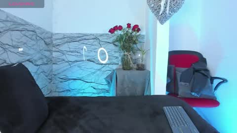 Emi online show from 04-17-26, 03:26