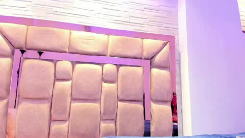 Snapshot of pocahontas_pow chatting on 06-03-26, 02:33 Pocahontas online show from 06-03-26, 02:33