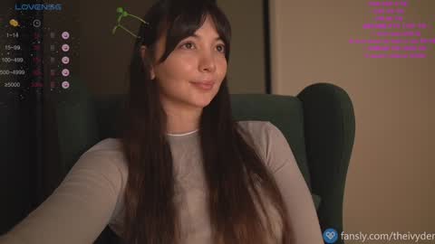 Snapshot of pocahontascb chatting on 11-23-25, 04:29 online show from 11-23-25, 04:29