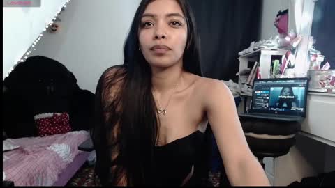 Snapshot of pocahot222 chatting on 10-03-25, 01:13 pocahot222 online show from 10-03-25, 01:13