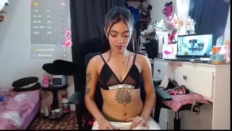 Snapshot of pocahot222 chatting on 10-12-25, 04:22 pocahot222 online show from 10-12-25, 04:22