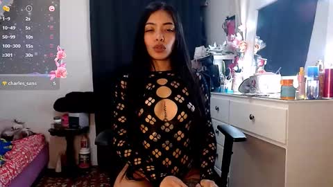 Snapshot of pocahot222 chatting on 10-13-25, 09:59 pocahot222 online show from 10-13-25, 09:59