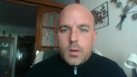 Snapshot of pocoyotop chatting on 12-11-24, 12:34 pocoyotop online show from 12-11-24, 12:34