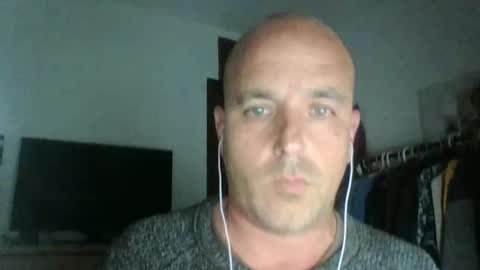 Snapshot of pocoyotop chatting on 02-22-25, 12:05 pocoyotop online show from 02-22-25, 12:05