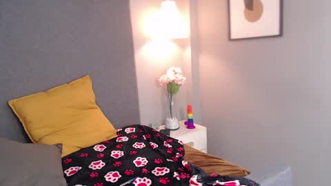 Snapshot of poison__luna chatting on 01-08-25, 07:45  Luna  online show from 01-08-25, 07:45