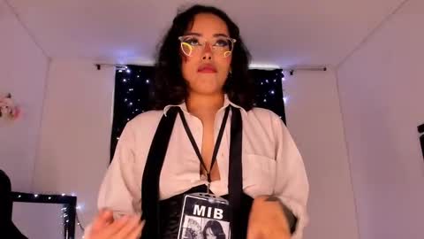 Snapshot of poison_willow chatting on 01-05-25, 09:03 Willow                      Hours 12pm to 630pm Colombian time FRIDAY AND SUNDAY FREE DAYS online show from 01-05-25, 09:03