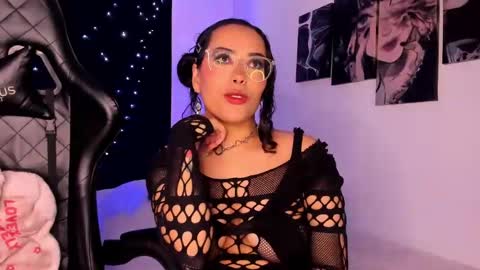 Snapshot of poison_willow chatting on 01-14-25, 08:26 Willow                      Hours 12pm to 630pm Colombian time FRIDAY AND SUNDAY FREE DAYS online show from 01-14-25, 08:26