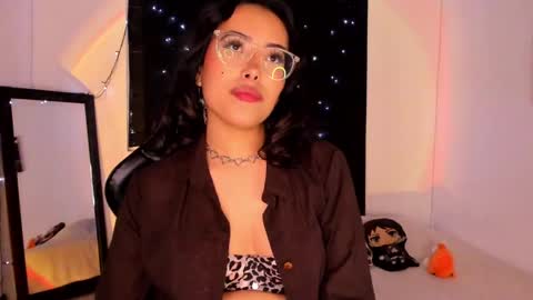 Snapshot of poison_willow chatting on 01-23-25, 08:45 Willow                      Hours 12pm to 630pm Colombian time FRIDAY AND SUNDAY FREE DAYS online show from 01-23-25, 08:45