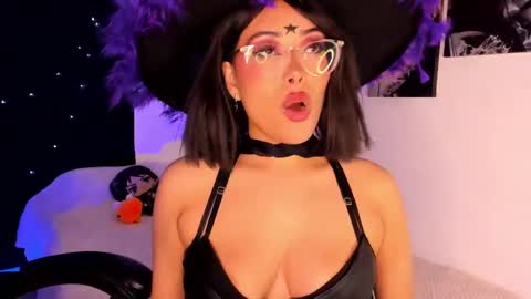 Snapshot of poison_willow chatting on 01-26-25, 05:23 Willow                      Hours 12pm to 630pm Colombian time FRIDAY AND SUNDAY FREE DAYS online show from 01-26-25, 05:23