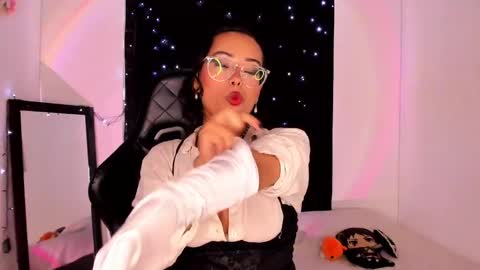 Snapshot of poison_willow chatting on 01-27-25, 05:26 Willow                      Hours 12pm to 630pm Colombian time FRIDAY AND SUNDAY FREE DAYS online show from 01-27-25, 05:26